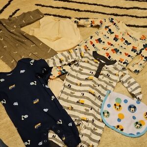 Halo Baby Swaddle, One-Piece Sleepers, And Bibs Lot Of 8 0-6 Months